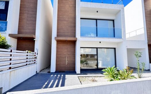 RENTED Three Bedroom House At Universal