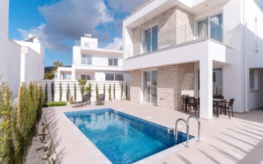 For Rent Three Bedroom Villa At Peyia
