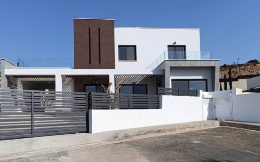 For Rent Three Bedroom Villa in Konia