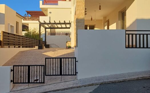 For Rent Three Bedroom Villa At Peyia