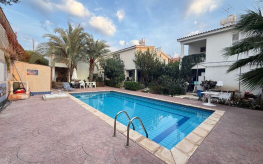 For Rent Two Bedroom Townhouse At Chloraka