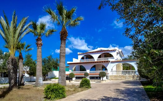 For Rent Five Bedroom Villa At Coral Bay